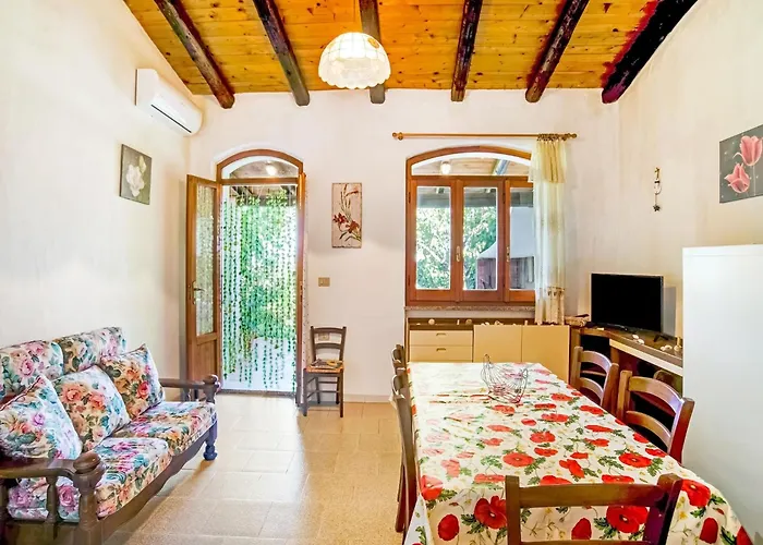Villa Cozy Sardinian With Garden