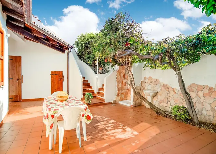 Cozy Sardinian With Garden Villa *